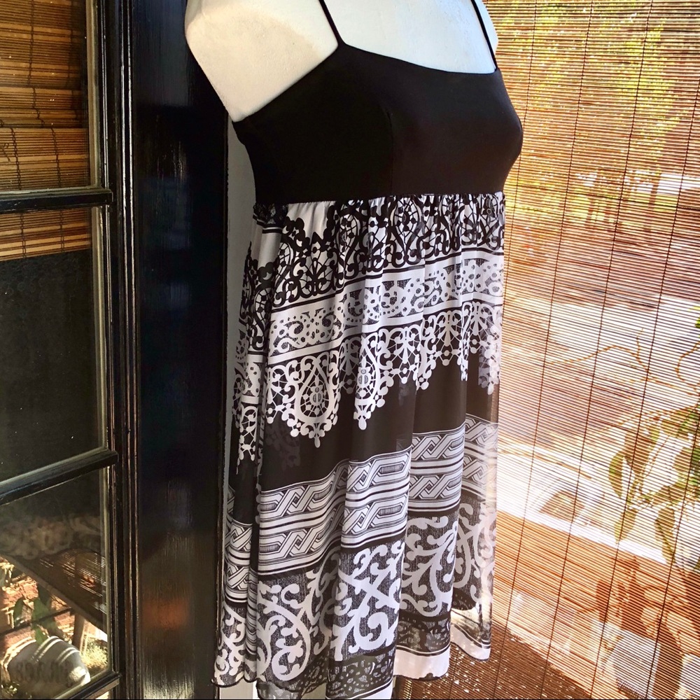 Lady's Babydoll Style Dress w/Lined Sheer Fabric!